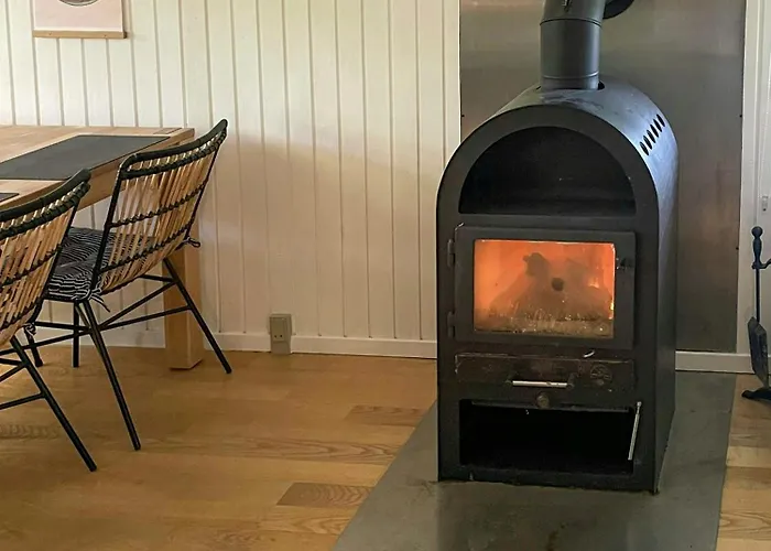 Near With Fenced Garden *